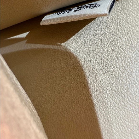 ❤️❤️❤️NWT Coach passport bag/case/cover in signature monogram canvas ❤️❤… - Picture 7 of 11